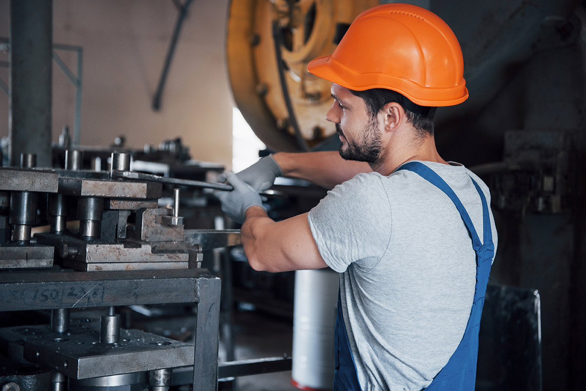 A importância da manutenção industrial para a vida útil de válvulas e conexões